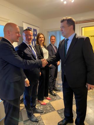 Dolazak na prijem 2 prilagođeno