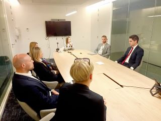 Posjet Ressler prilagođeno