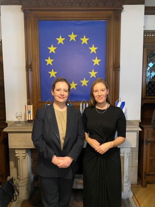 Renata i gđa prilagođeno