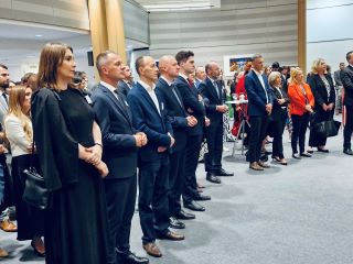 Tijekom svečanosti prilagođeno