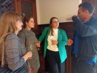 kolege iz regionalnih predstavništava prilagođeno