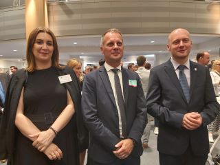 zupani u prvom planu prilagođeno